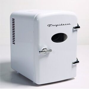 Frigidaire Retro 0.5 cu ft Portable Mini Fridge, White
